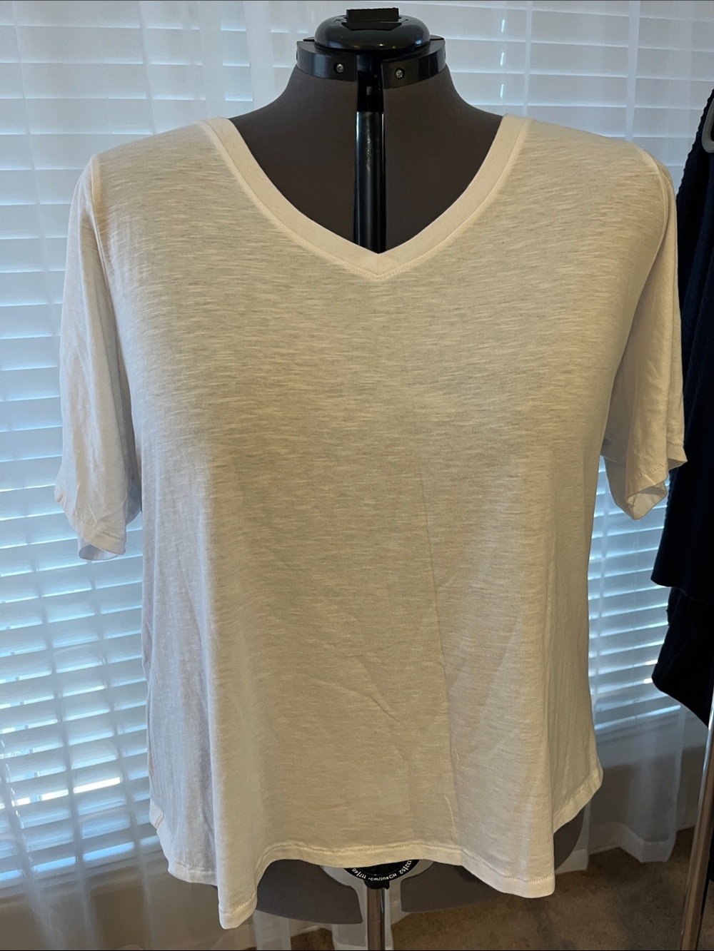 Lane Bryant White V-Neck Short Sleeve Tee
